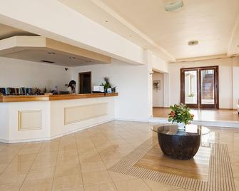 Alonissos Beach Bungalows And Suites Hotel - Chrisi Milia - Recepción