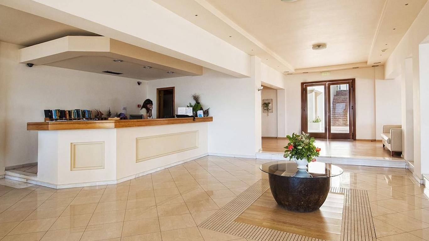 Alonissos Beach Bungalows And Suites Hotel
