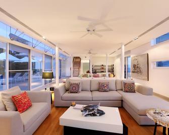 Villa Sapna by Elite Havens - Si Sunthon - Living room