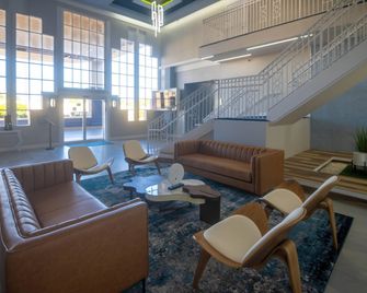 Clarion Inn and Suites Central Clearwater Beach - Clearwater - Lobby