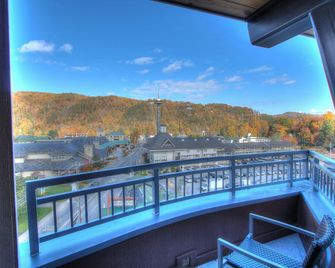 Courtyard by Marriott Gatlinburg Downtown - גאטלינברג - מרפסת