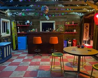Entire bungalow in Hillier - Wellington - Bar