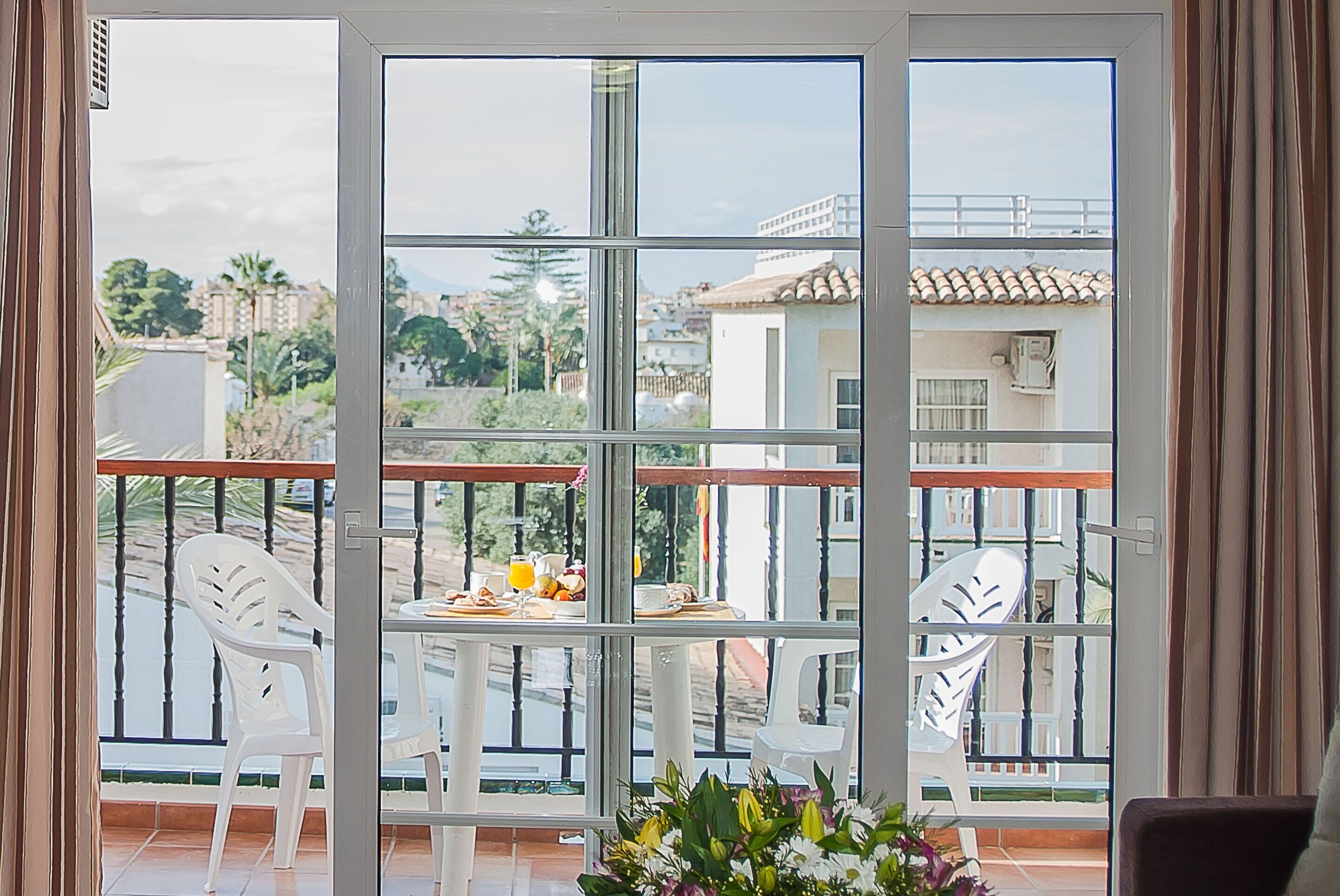 حديقة أوغيساكا - دينايا - شرفة