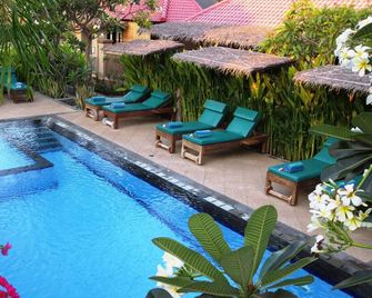 Taruna Homestay - Gerokgak - בריכה