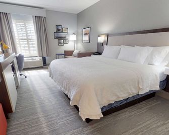 Hampton Inn St. Simons Island - Saint Simons - Bedroom