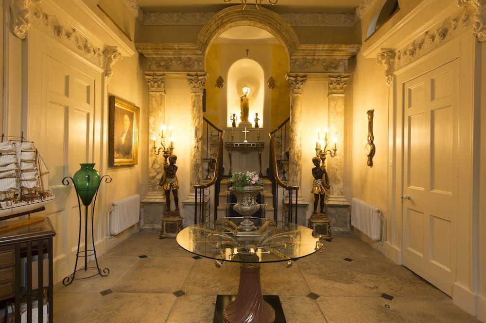 Grosvenor Villa - באת' - לובי