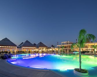 Ethra Reserve Valentino - Castellaneta - Piscine