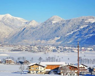 Holiday Home mit Panoramaterrasse in Fügenberg by Interhome - Uderns - Außenansicht