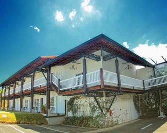Hotel Luisiana - Santa Ana - Edificio