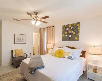 Spacious 4 Bedroom Home Near Usssa Complex - Rockledge - Bedroom