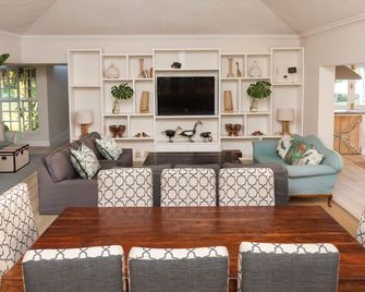 Ballantynes Lodge - Harare - Huiskamer