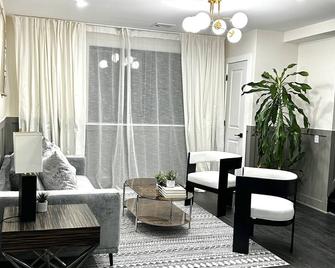 Four Levels of Family-sized Stylish Living w/ game rm, patio and large backyard - Glen Cove - Living room
