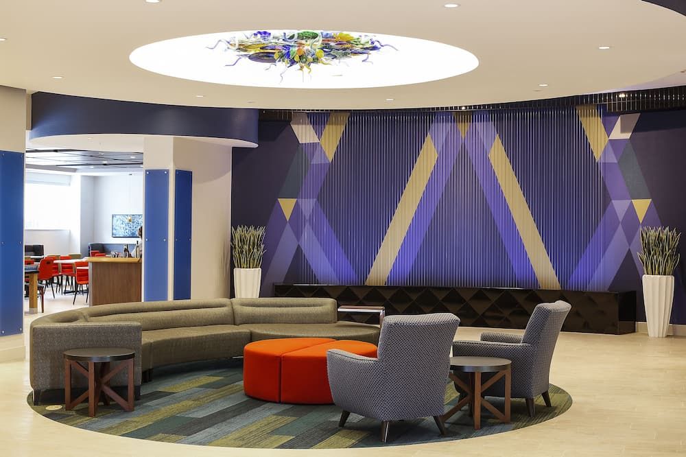 Holiday Inn Express & Suites Louisville Downtown By IHG - לואיסוויל - טרקלין