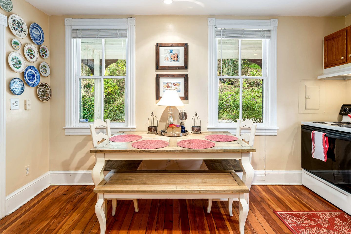 Enchanting Cottage, walk to Downtown Harpers Ferry - Harpers Ferry - Dining room