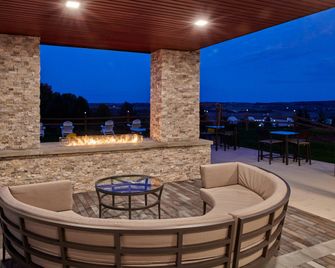 Courtyard by Marriott Petoskey at Victories Square - Petoskey - Balkon