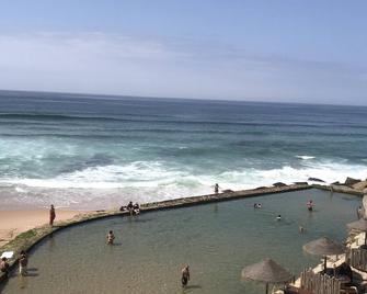Azenhas do Mar Cottage - Sintra - Beach