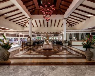 Thavorn Beach Village Resort & Spa Phuket (SHA Plus+) - Kamala - לובי