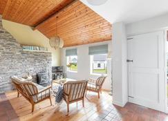 Ventry Beach Cottage 3 bedroom house - Ventry - Matsal