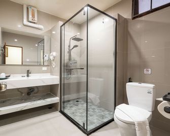Phuket Leelavadee Hua Ting Resort - Patong - Bathroom