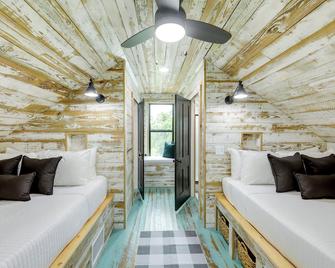 The Hideaway Secluded and Spacious Schulenburg Gem - Schulenburg - Bedroom