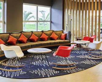 ibis Rio Branco - ריו ברנקו - טרקלין