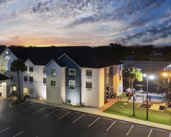 Best Western Auburndale Inn & Suites - Auburndale - Building
