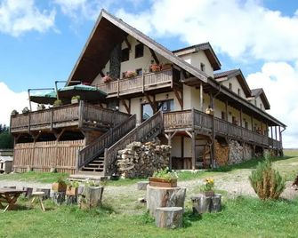 Cabana Moţilor - Mărişel - Edificio