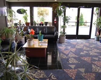 Western Inn Lakewood Tacoma - Lakewood - Lobby