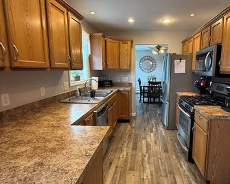 Trail Side Inn- Near Cherry Springs & On the Trail - Coudersport - Kitchen