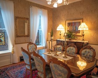 Grand Victorian Manor & Cottage - Boonville - Їдальня