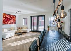 Bright & luxurious brand new villa in Amsterdam! - Amsterdam - Dining room