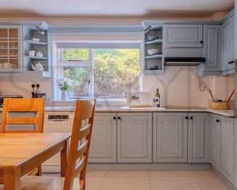 Brandon Bay - 6 bedroom House - Castlegregory - Kitchen