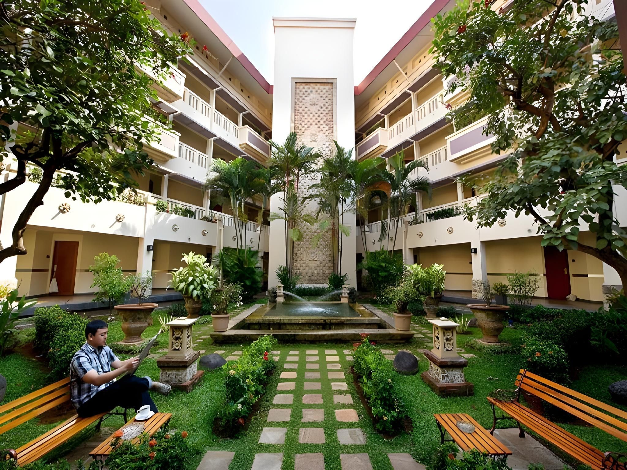 Puri Kiic Golf View Hotel - Karawang - Building