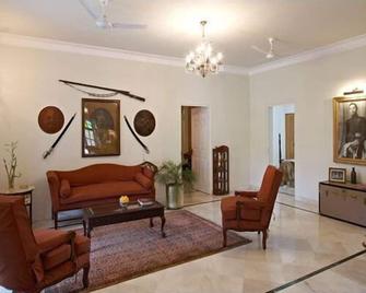 Barwara Kothi - Jaipur - Living room