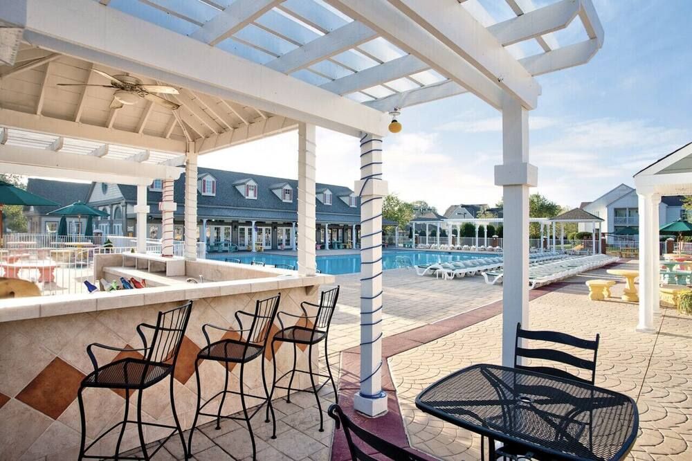 Wyn Kingsgate, 3 Bedroom - Sleeps 10. Free Game Room, Indoor Pool! Local Host! - וויליאמסברג - בריכה