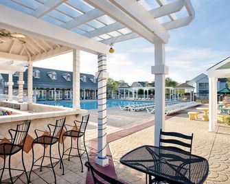 Wyn Kingsgate, 3 Bedroom - Sleeps 10. Indoor Pool! Local Host! - Williamsburg - Pool