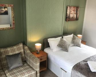 Newcastle House Hotel - Morpeth - Bedroom