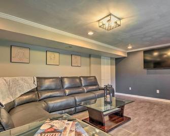 Cozy Waldorf Guest Suite Near Potomac River! - Waldorf - Living room