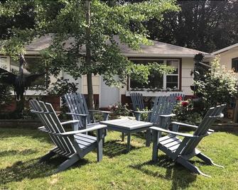 The Village Motel - Naramata - Innenhof