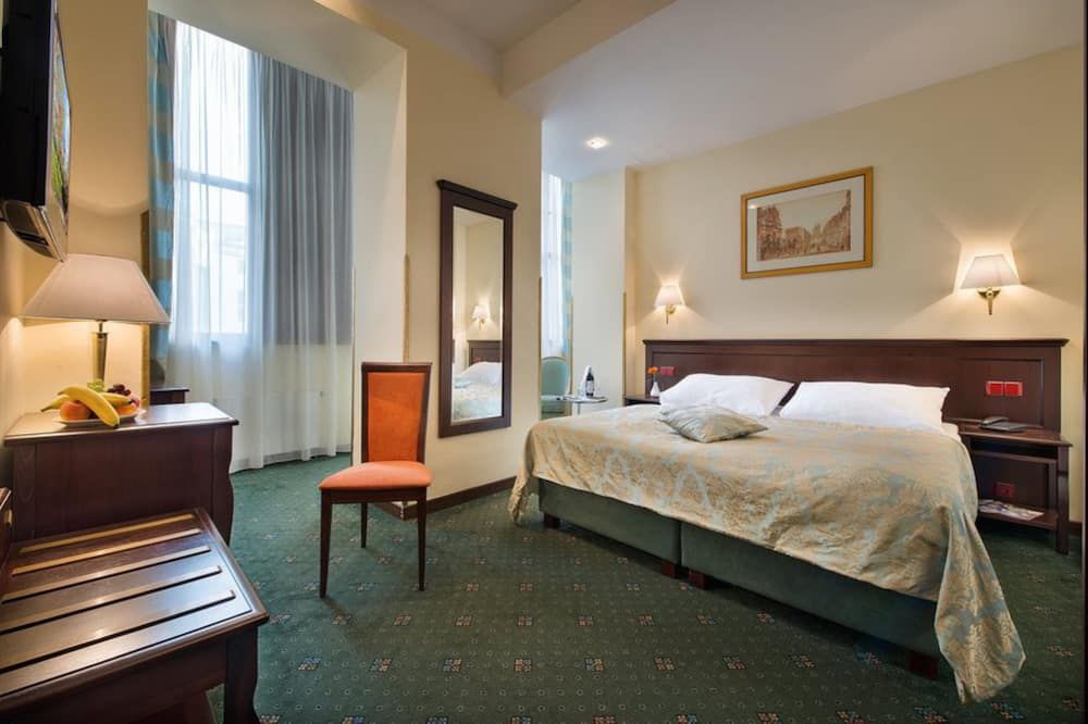 Ea Hotel Downtown thumbnail 3