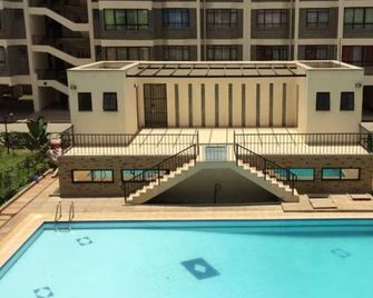 Jambo Homestay - Embakasi - Pool