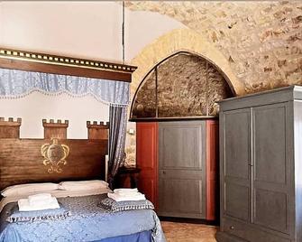 Agriturismo Castello Di Belforte - Todi - Camera da letto