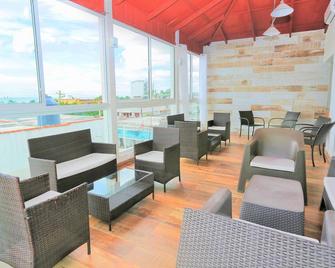 3 Bedrooms Apartment For Rent At Rig Puerto Malecon {breakfast Is Included} - Santo Domingo - Restaurant