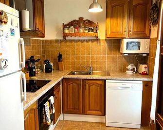 Casa adosada para familias en Santa Leocadia - Llo - Cocina