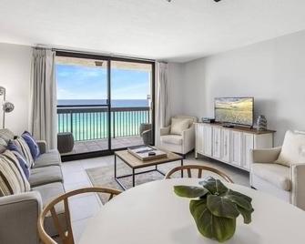The Oyster by Brightwild-Beachfront Condo - דסטין - סלון
