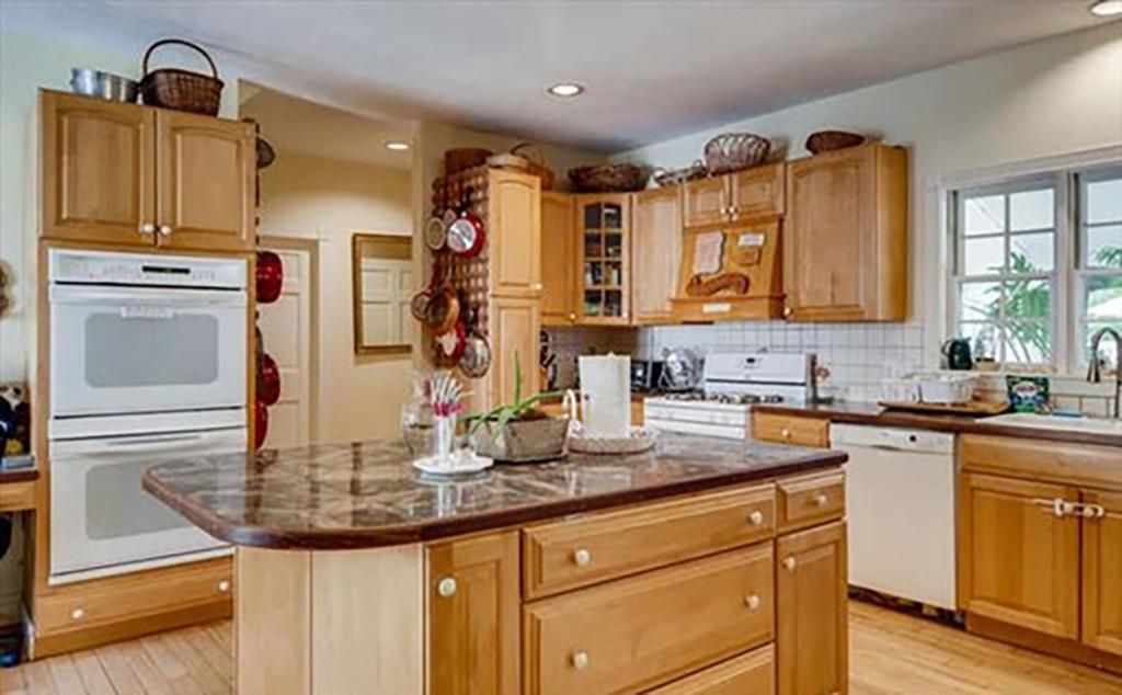 West Tisbury Inn