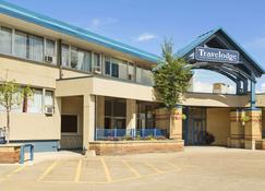 Travelodge by Wyndham Edmonton East - Edmonton - Rakennus