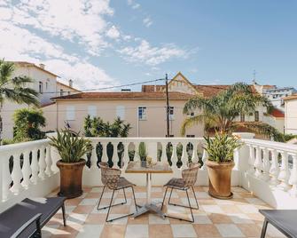 Hotel La Villa Juan Beach - אנטיב - מרפסת