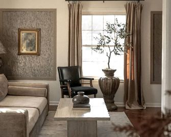Elegant Design in Marrott Woods - Meridian Hills - Minutes to Broad Ripple! - Indianápolis - Sala de estar