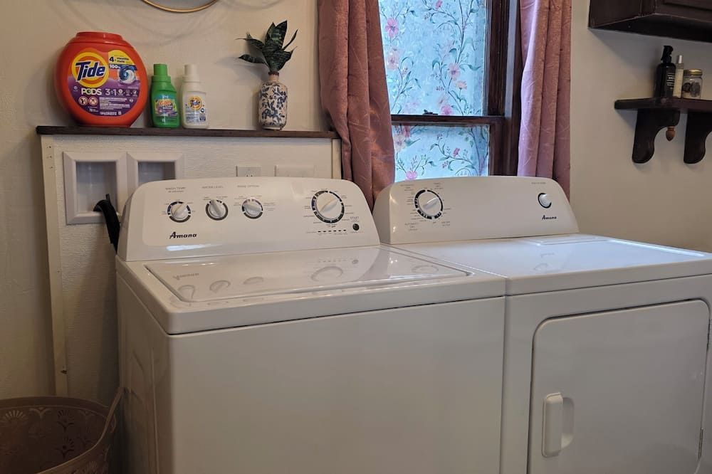Charming 4-bedroom Gingerbread Victorian in Webster City - Webster City - Wäscheservice